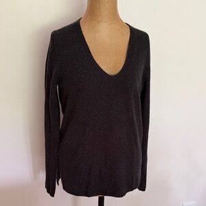 White + Warren sz S Charcoal grey/black 100% Cashmere Sweater great condition